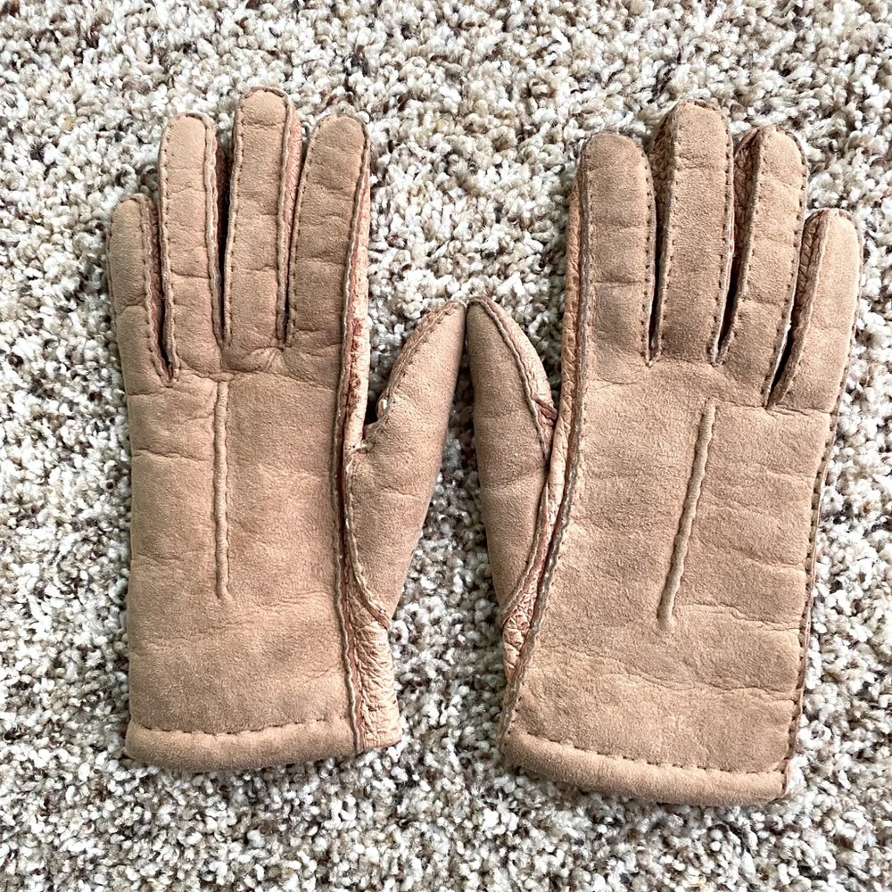 Vintage Genuine shearling sheepskin lined gloves handmade in England